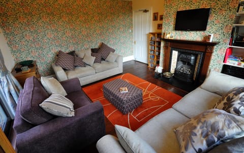 Lattice Lodge - Exclusive Use Hire - Sleeps up to 22 people in up to 19 separate beds Casa in Ipswich