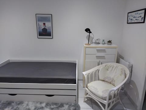 charmant studio canapé lit Netflix prime vidéo Dazn wifi Apartment in Le Havre