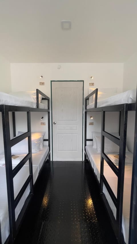 Photo of the whole room, Bedroom, bunk bed