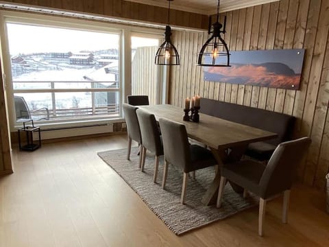 Kikut Panorama, Geilo - sleeps 9pax, ski in/out - Modern 2 floor apart Appartamento in Geilo