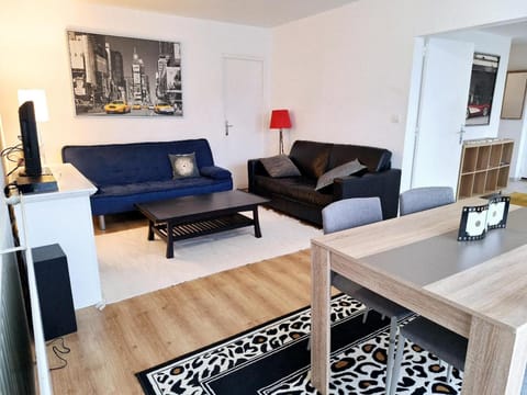 2 Bedroom Condomium with Terrace & Garden Condo in Saint-Germain-en-Laye