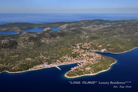 Villa LONG ISLAND Luxury Residence, Sali Dugi otok-private parking,next to beach Apartment in Zadar County