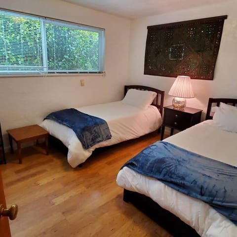 Sweet 2 bedroom close to U of Oregon & track! House in Eugene