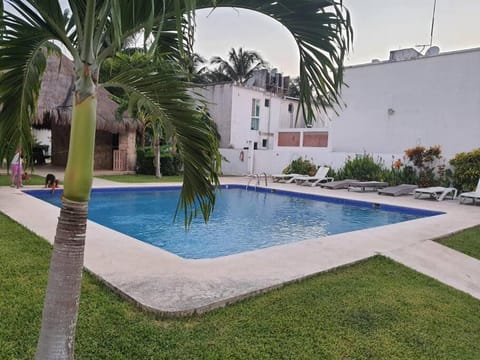 Bonita casa a 3 km de playa Xcalacoco auto opciónal Casa in Playa del Carmen
