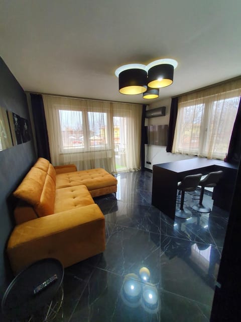 Black Brothers Wellness Apartments Condo in Siófok