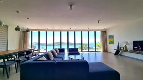 Promotion Early Booker Ocean Front Villa 500m2 with 4 bedrooms and swimming pool Villa in Nha Trang