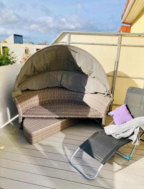 5 Stars Home - 5 Min to Fair Messe Hannover - Ganzes Haus - Comfortable big Home with fine work places, roof garden and terrace with barbecue, fast WLAN, window blinds - fine breakfast on request House in Hanover