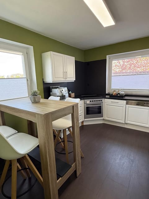 Dining area, kitchen