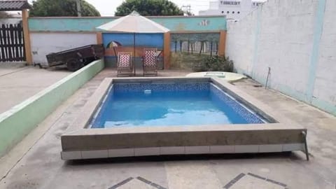 ALQUILO CASA AMOBLADA CON PISCINA Casa in Playas