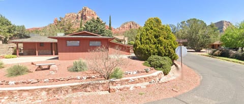Spectacular House with 2 Master Suites! House in Sedona