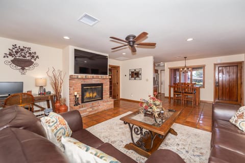 Spectacular House with 2 Master Suites! House in Sedona