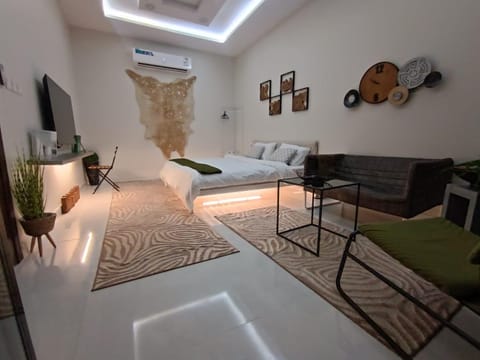 ذاتي R2 Bohemia Hometel Bed and Breakfast in Jeddah