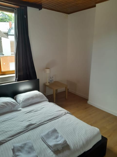 Marci Room SweetHome Übernachtung mit Frühstück in Charleroi