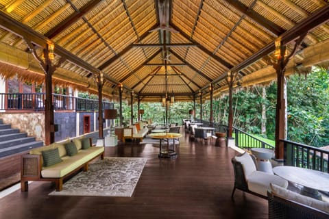 Balcony/Terrace, Living room, Seating area, Garden view