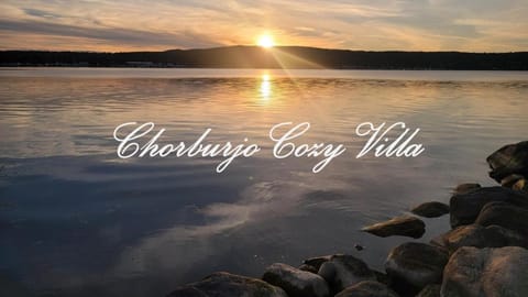 Chorburjo Cozy Villa - Deluxe Room Location de vacances in Penetanguishene