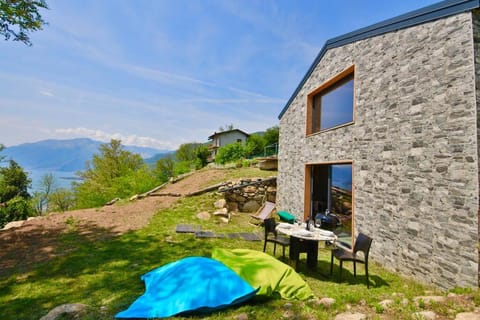 Property building, Garden, Dining area, Lake view, Mountain view