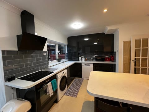 Kitchen or kitchenette, minibar, pet friendly, stove