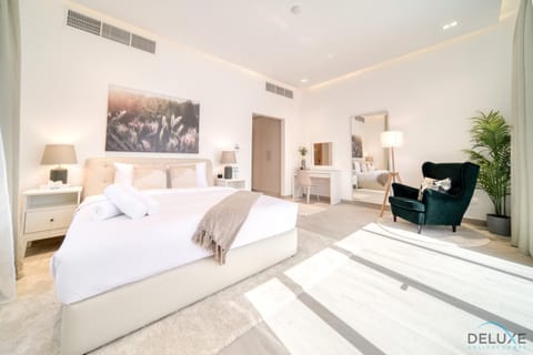 Luxury 4BR Villa with Assistant’s Room Al Dana Island, Fujairah by Deluxe Holiday Homes Condo in Sharjah