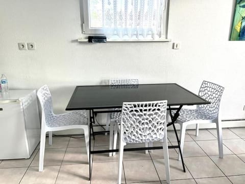 Bright and quiet apartment - free parking Condo in Mulhouse
