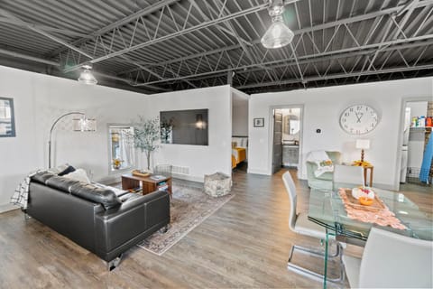 The 418. An 1866 Build with Modern Comforts Condo in Fort Wayne