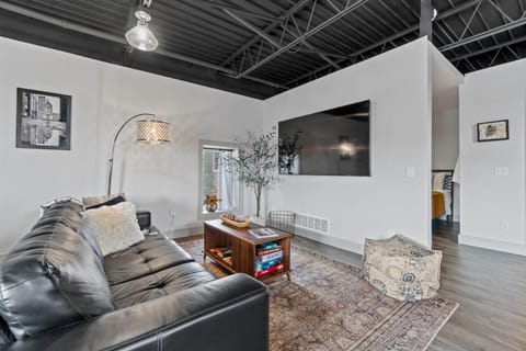 The 418. An 1866 Build with Modern Comforts Condo in Fort Wayne