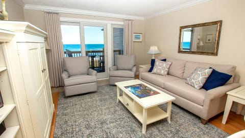 C326D, Our Point Of View- Oceanfront, Community Pool and Beach Accesses, Ocean Views House in Duck