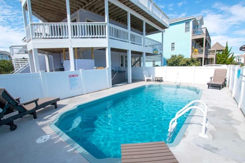 CP22, Beach, Please- Semi-Oceanfront, Close to beach, Private Pool, Hot Tub House in Corolla