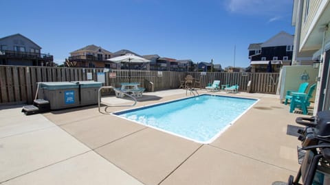 KD1502, Tide Watcher- Semi-Oceanfront, Private Pool, Hot Tub, Game Room House in Kill Devil Hills