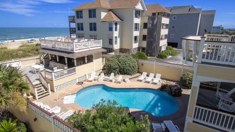 KD1613, Paradise VI- Oceanfront, Pool, H Tub, Theater Rm, Rec Rm, Prvt Beach access House in Kill Devil Hills