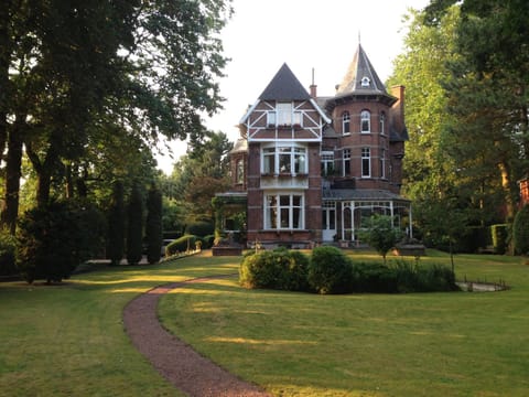 Facade/entrance, Day, Summer, Garden, View (from property/room)