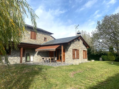 Property building, Garden, Garden view