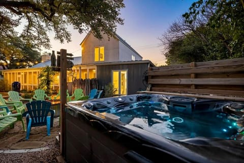 Estancia - Pool Hot Tub Ping Pong Maison in Fredericksburg