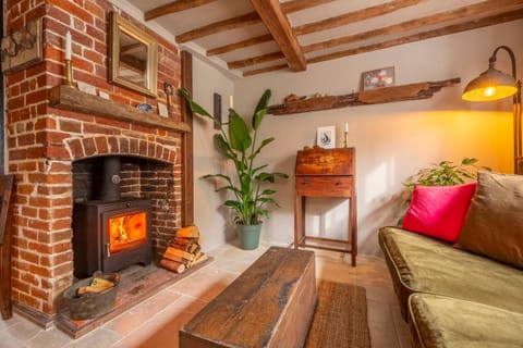 Most romantic cottage in Suffolk - Number Four Haus in Framlingham