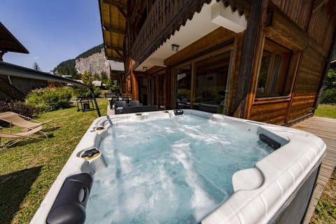 Chalet Haut Fort Prodains Lift - Mountain Voyages House in Montriond