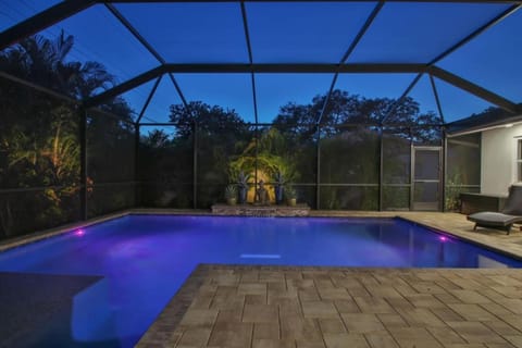 Gorgeous Private Home with Heated Pool House in Sarasota