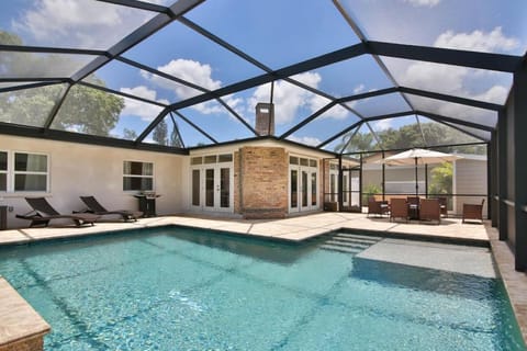 Gorgeous Private Home with Heated Pool Haus in Sarasota