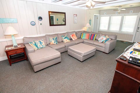 KH16, The Only Place- Oceanfront, Ocean Views, Sun Deck House in Kitty Hawk
