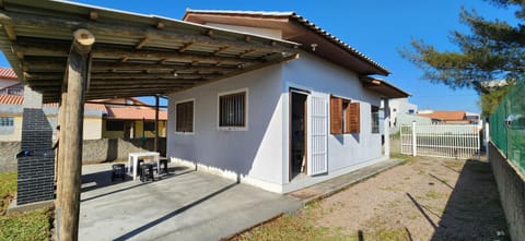 casa Jardim ultramar 100mts do mar House in Balneário Gaivota