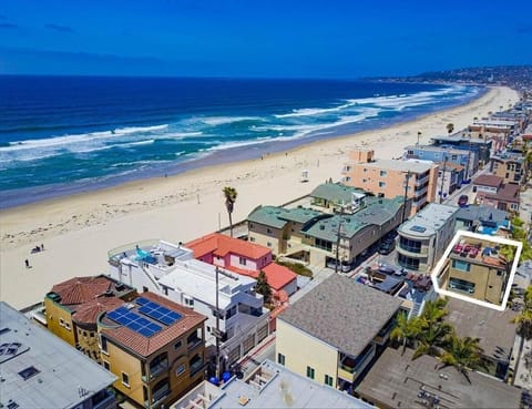 Sky High House in Mission Beach