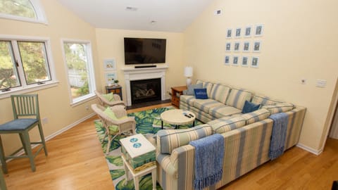 MS12, Sounds Amazing-Soundfront, Sound views, Private Pool, Hot Tub House in Corolla