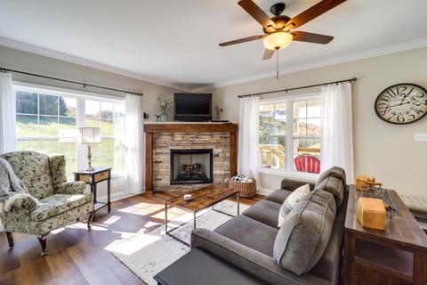 Peaceful Butler Hideaway at The Pond Casa in Watauga Lake