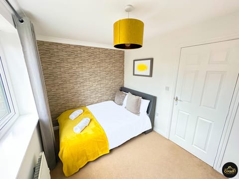 Modern 3 Bedroom House With FREE Parking Villa in Newcastle upon Tyne