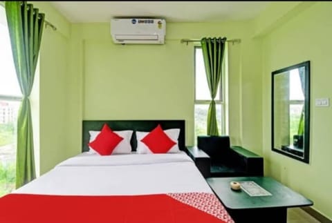 Goroomgo Green Oasis Inn Kolkata Hotel in Kolkata