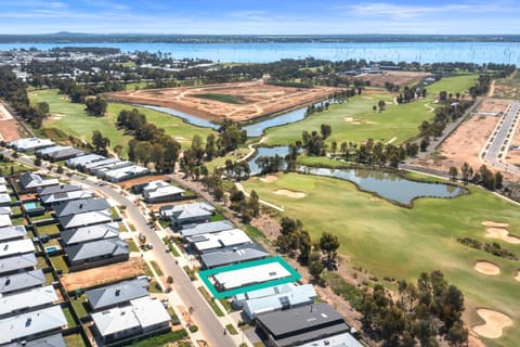 Golf Fronted on the 6th Fairway House in Yarrawonga