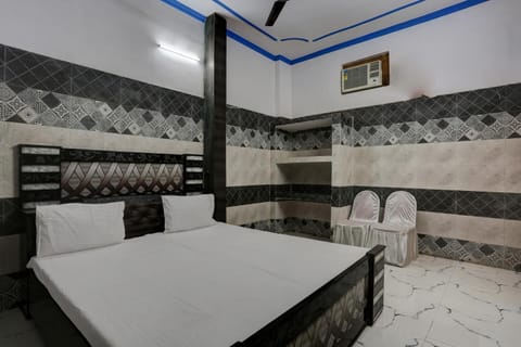 OYO Blue Stone Inn Hotel in Lucknow