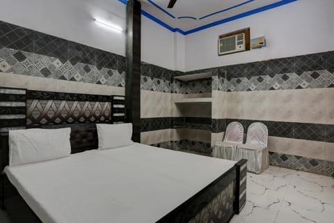 OYO Blue Stone Inn Hotel in Lucknow