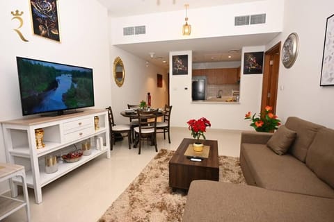 Communal lounge/ TV room, TV and multimedia, Living room, Seating area, Dining area, Evening entertainment