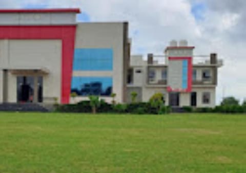 Property building, Day, Garden, Garden view, Landmark view