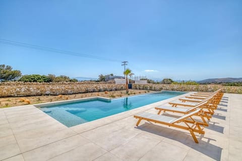 Patio, Day, Pool view, Swimming pool, sunbed