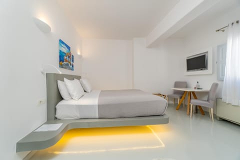 Central Fira Suites Hotel in Thera